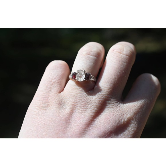 Alternative diamond engagement ring,  raw Garnet and Lake county diamond - Picture 3 of 4